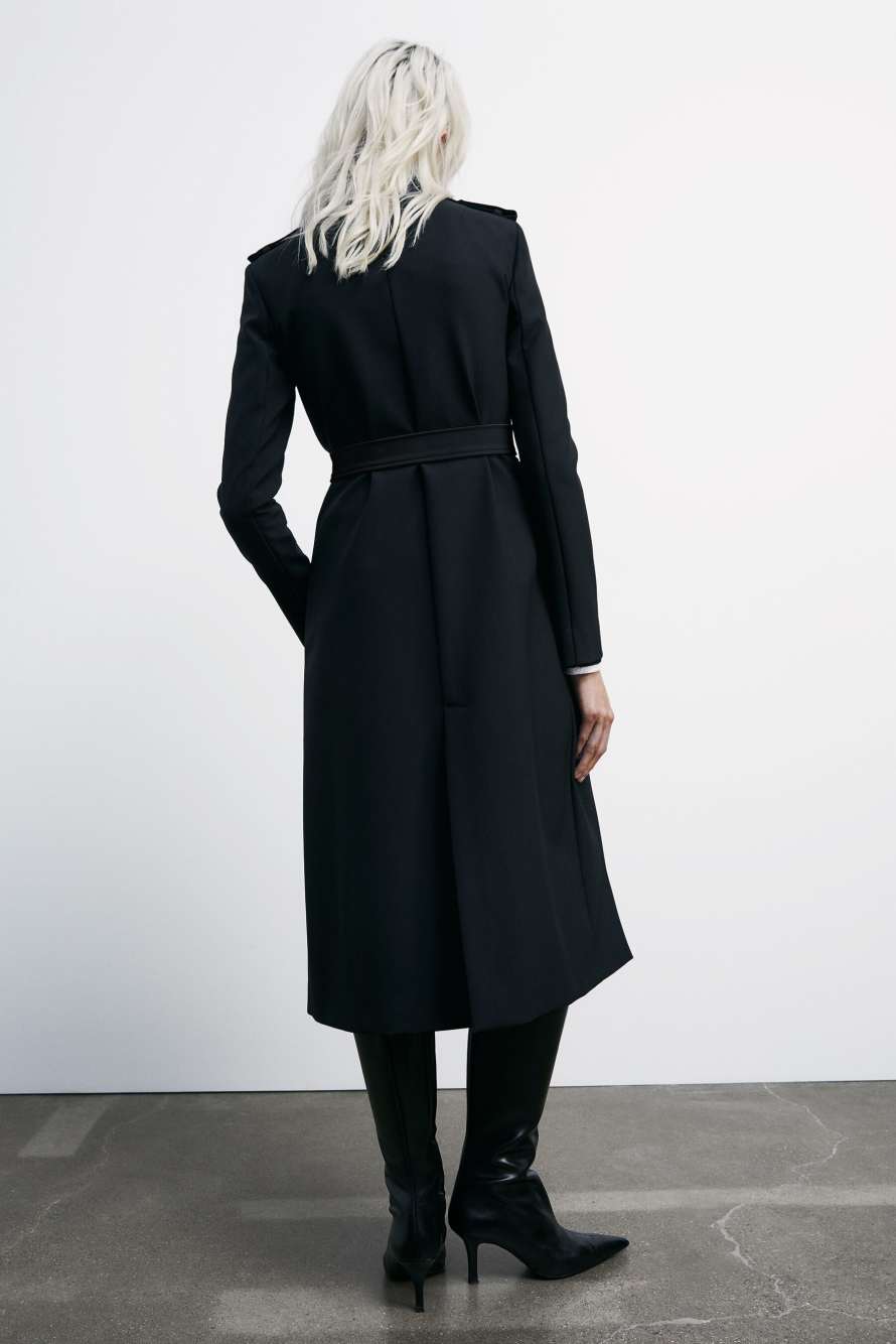 Trench coat with buckle made of bielastic nylon