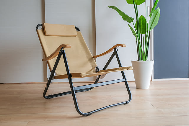 室内外で活躍する、体と暮らしに馴染むコンフォートローチェア」 by