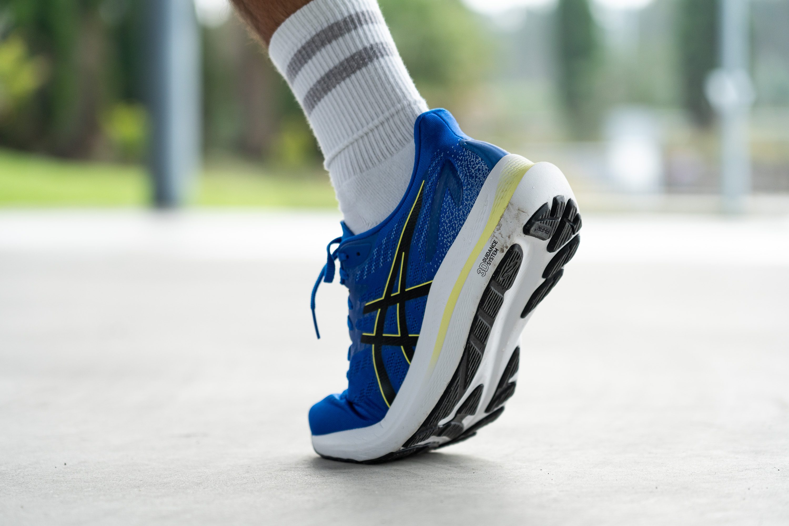 Cut in half: ASICS GT 2000 12 Review | RunRepeat