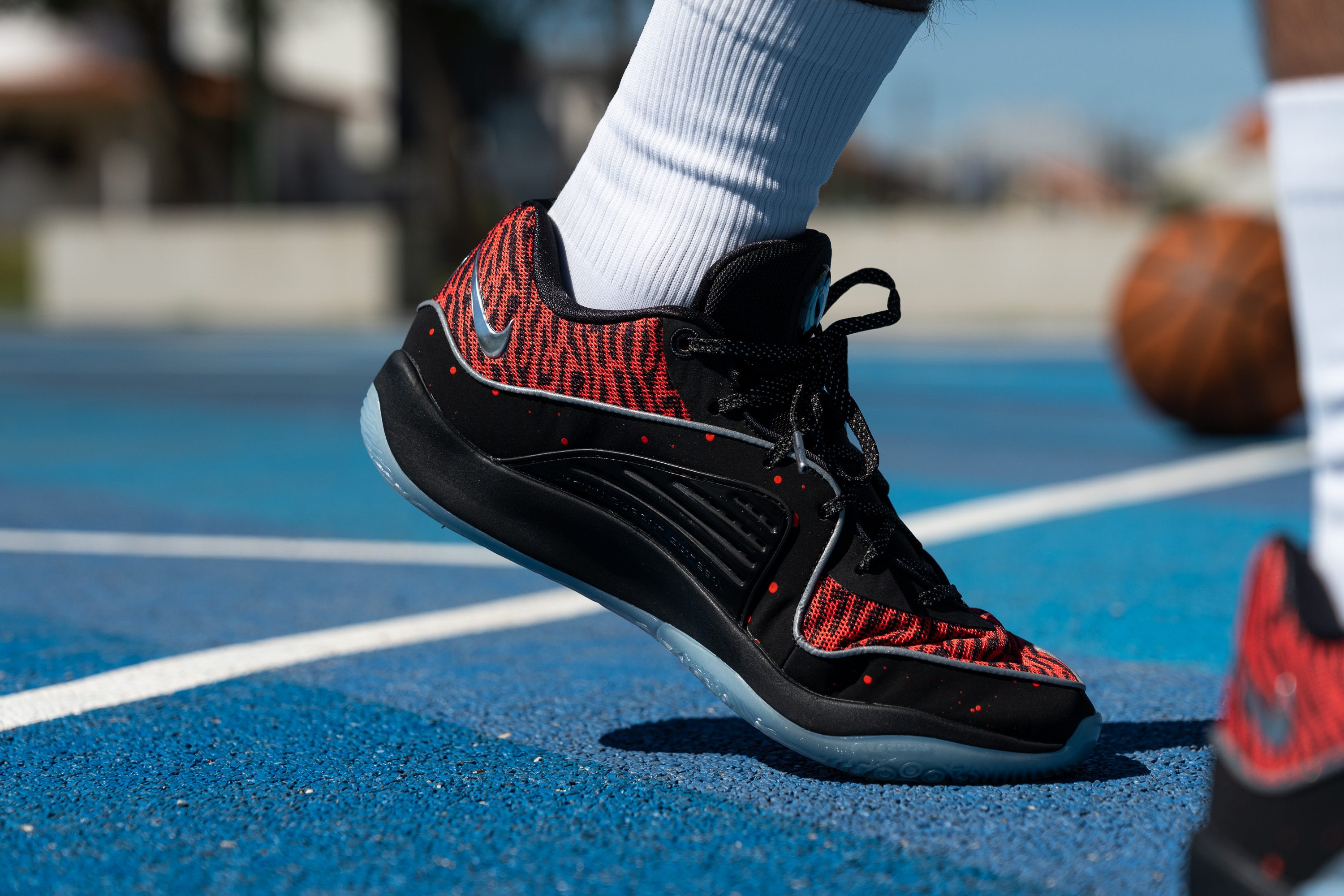 Cut in half: Nike KD 16 Review | RunRepeat