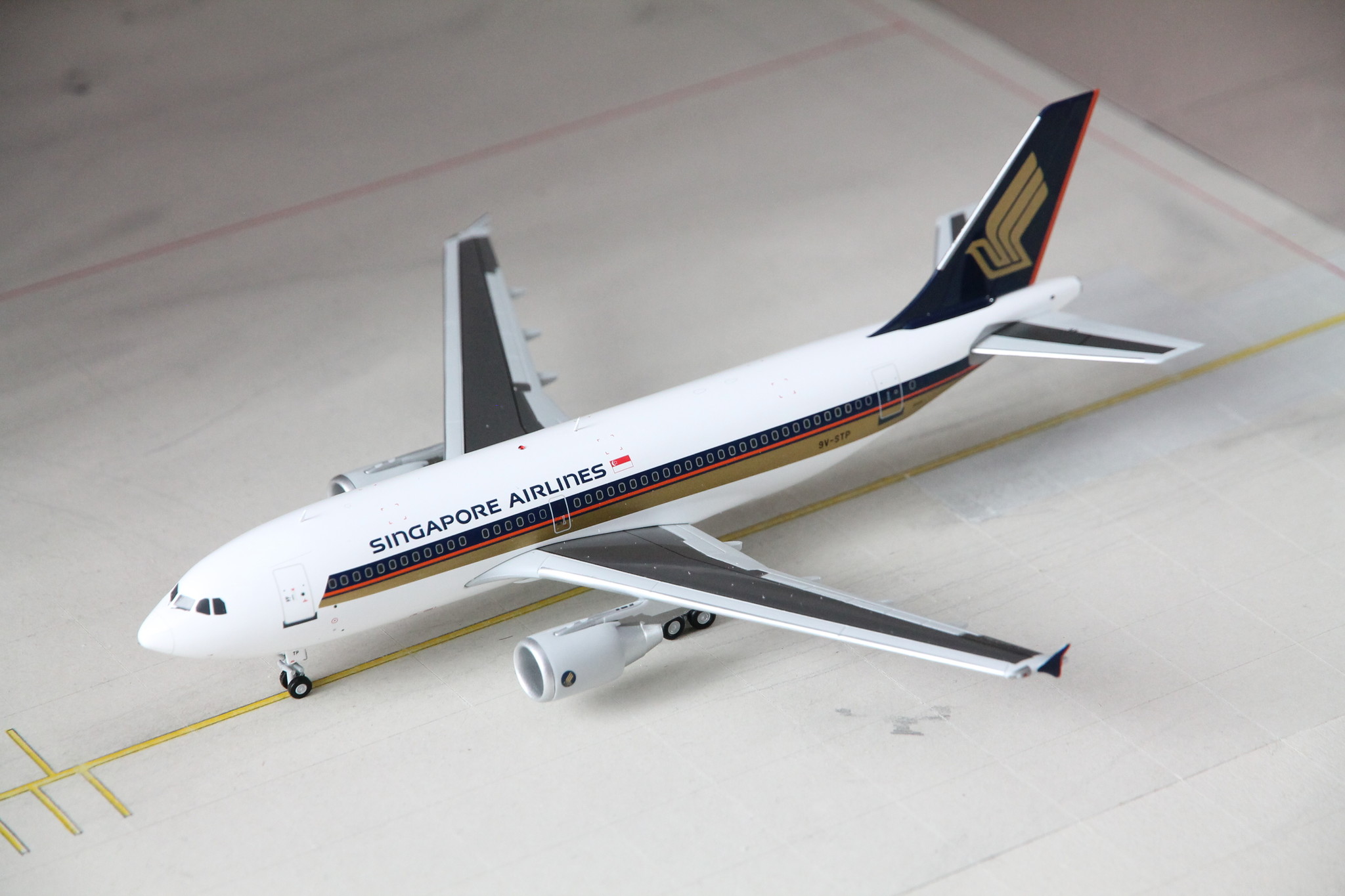 レア！1/200 シンガポール航空 エアバスインダストリーA310 9V-STN