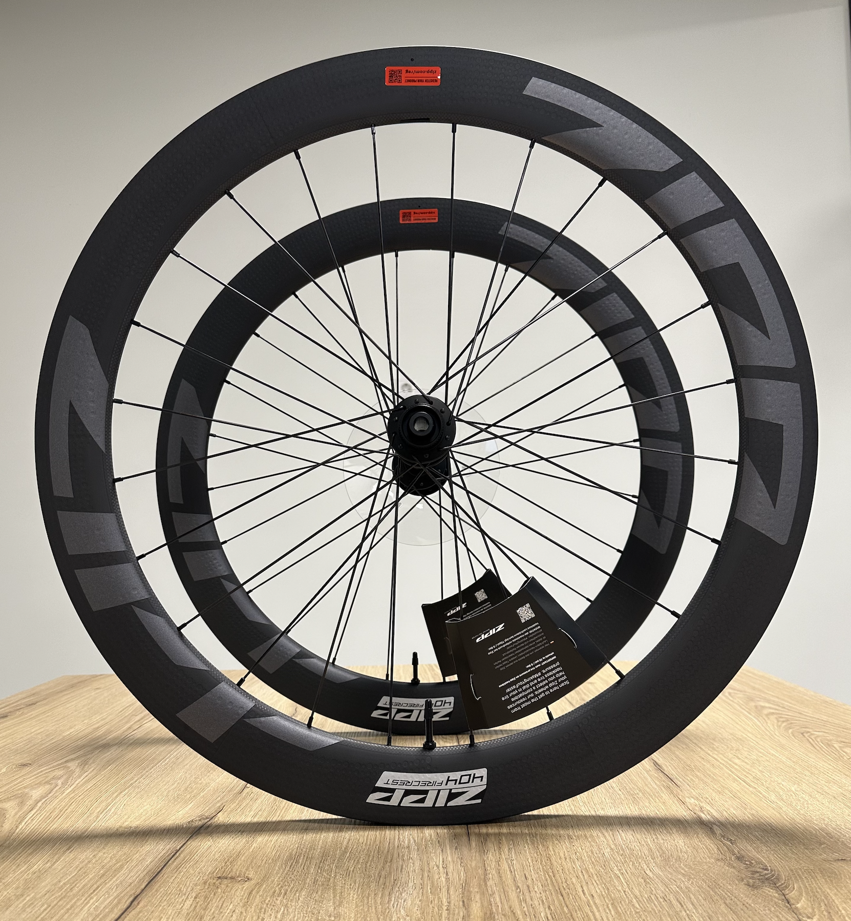 Zipp 404 Firecrest Tubeless Disc Brake Wheelset | Order here