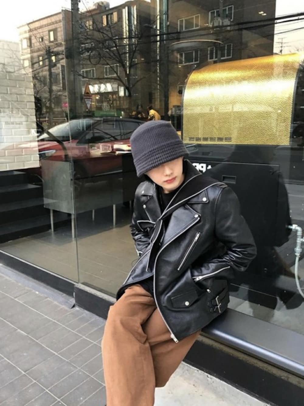 VIVASTUDIOのライダースジャケットを使った人気ファッション