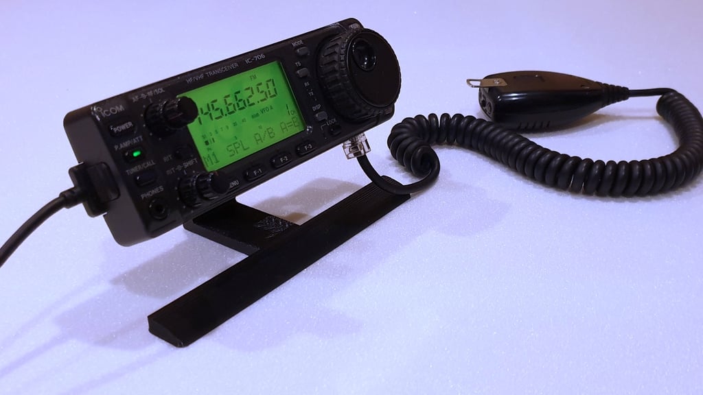 Icom IC-706 Desktop Stand by DU2RK - Thingiverse