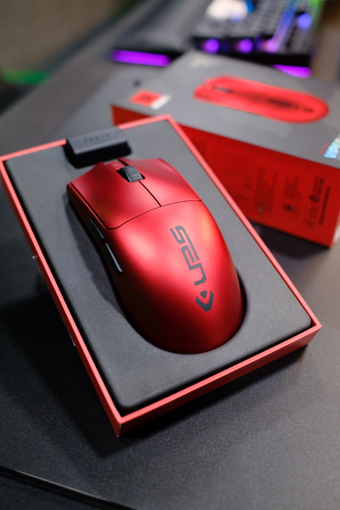 Razer レイザー Viper V3 Pro Sentinels Edition 有線/高速無線 54g 超