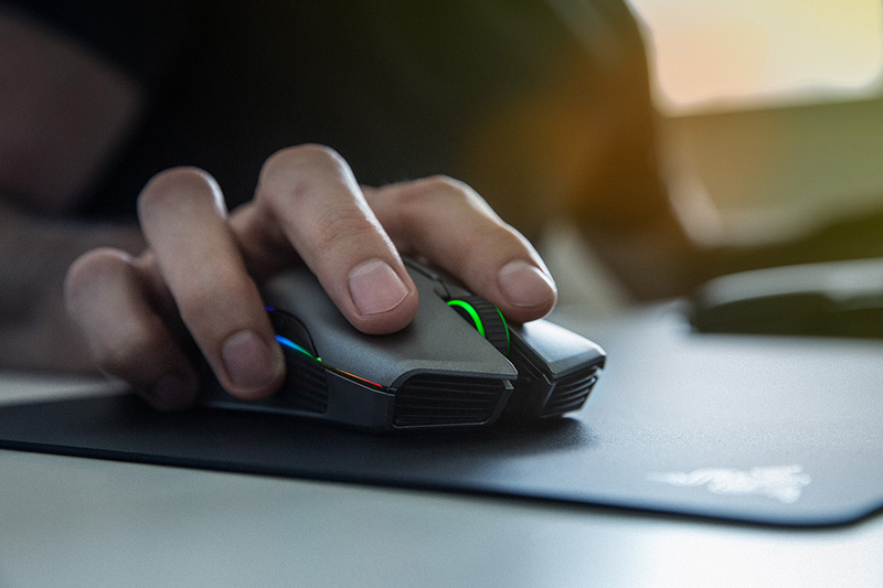 Razer新型ワイヤレスマウス「Lancehead」特集｜PC専門店【ツクモ】公式