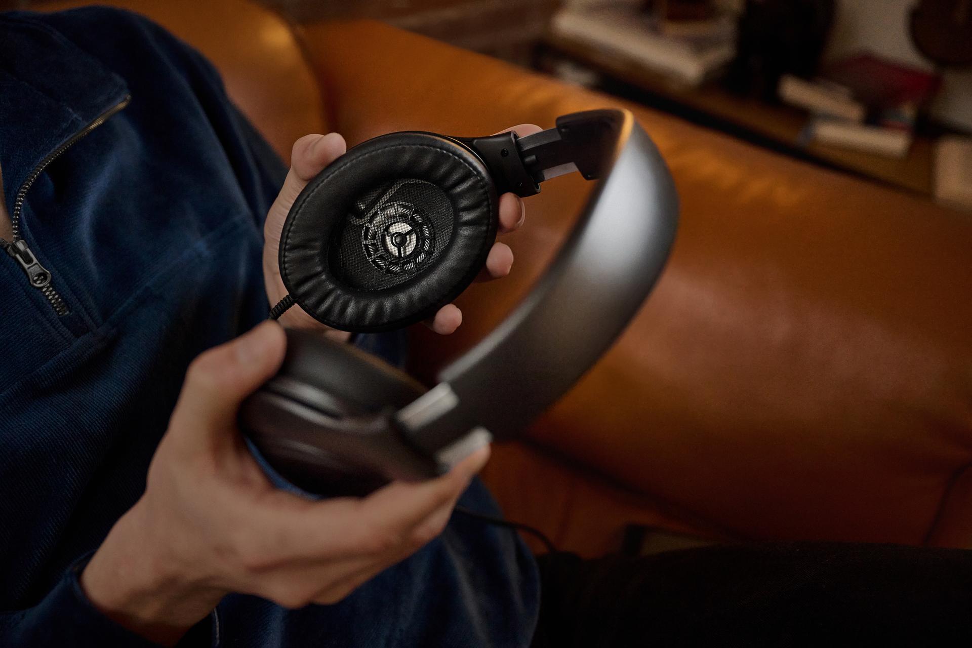 Introducing the Sennheiser HD 620S closed-back audiophile headphone