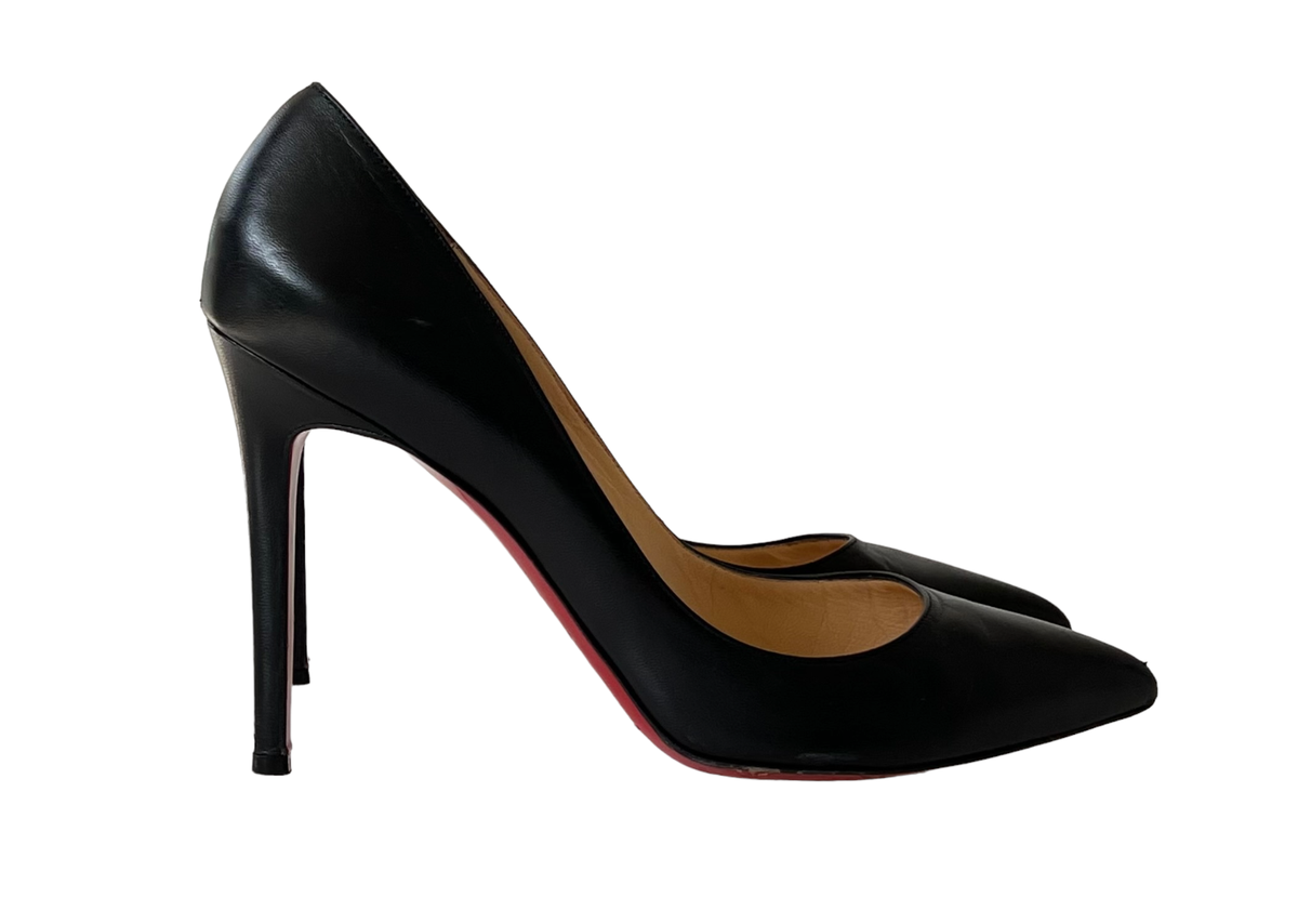 Sapato Christian Louboutin - 37 BR - Closet Care