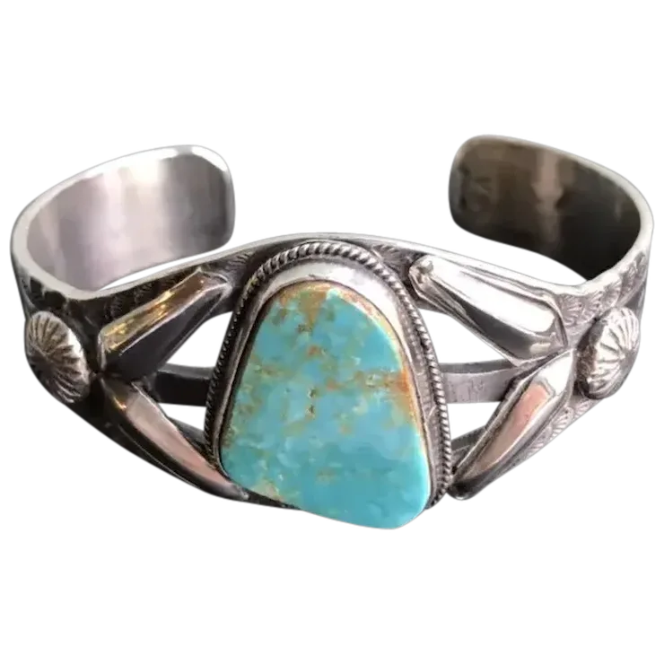 VIRGIL BEGAYナバホnavajoのスワティカバングル 石はbisbee VIRGIL