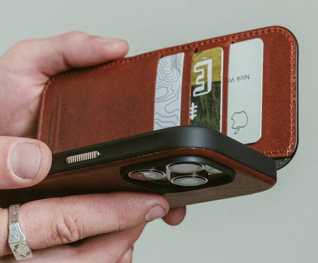 台湾 【NOMAD】モダンなホーウィンレザーケース - iPhone 16 Pro Max