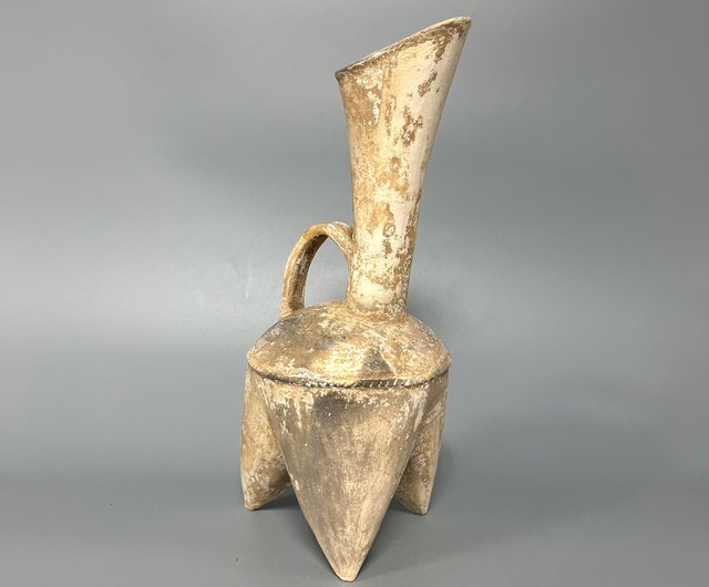 送料無料】台湾 新石器時代の大文口文化白陶埠頭 コレクター - Pinkoi