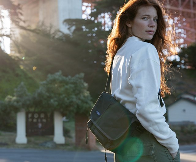 送料無料 20%OFF】台湾 TIMBUK2 FLIGHT CLASSIC MESSENGER 軽量