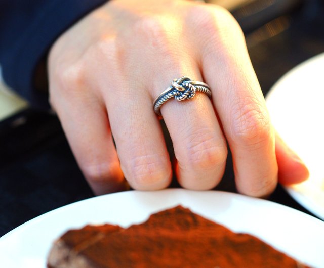 送料無料】台湾 +縁結び+ 925純銀リング クラシックな手編み縄目