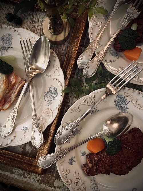 台湾 フランスのアールヌーボー様式のシルバーメッキデイジーレリーフ