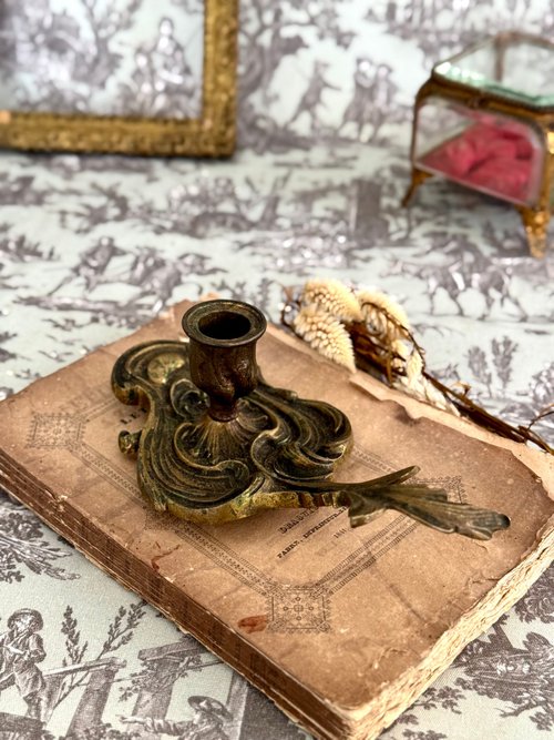 台湾 *40864-フランスアンティーク ロココ様式 真鍮製ハンドヘルド燭台