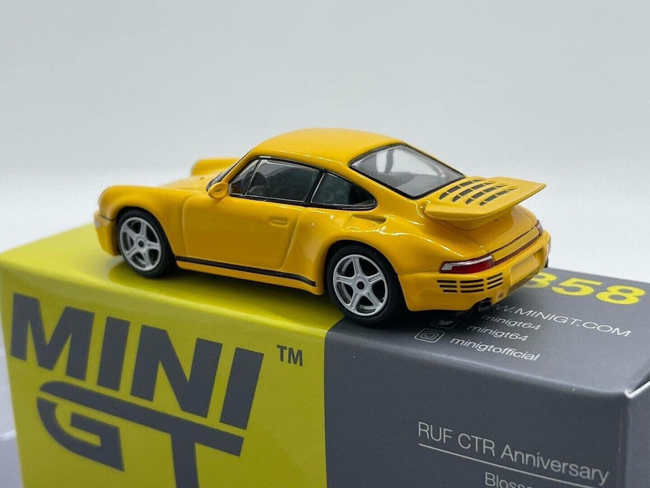 Mini GT 1/64 Die Cast PORSCHE 911 Turbo RUF CTR -YELLOW -