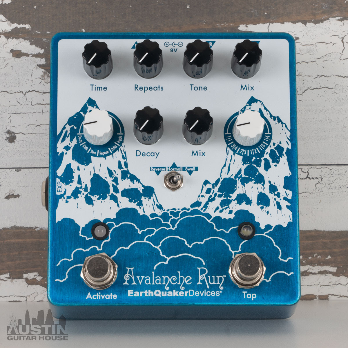 Earthquaker Devices Avalanche Run v2 - Austin Guitar House