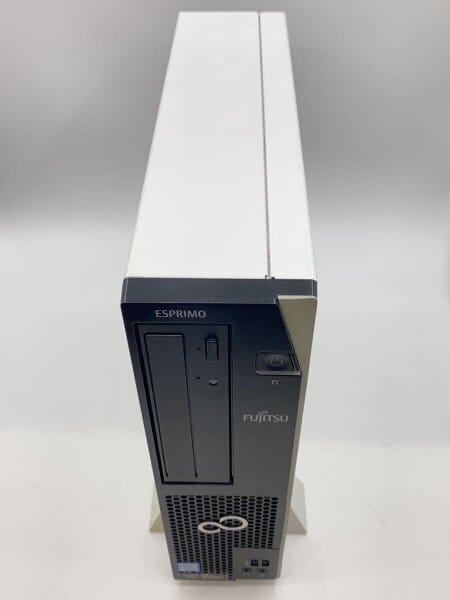 FUJITSU(フジツウ) / デスクトップPC/Corei3第8/8GB/SSD256GB