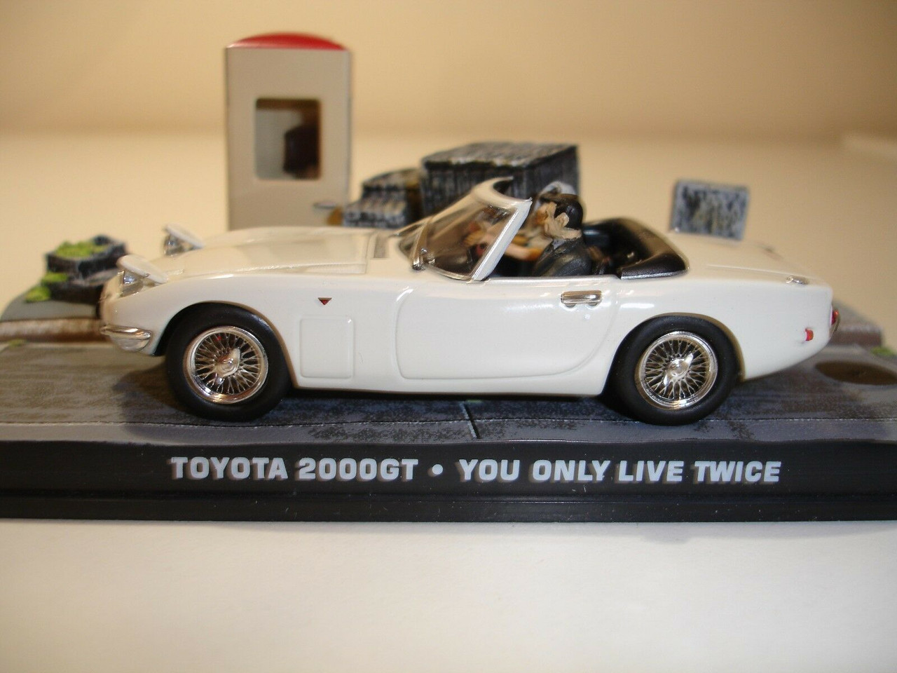 JAMES BOND - 1/43 TOYOTA 2000GT (YOU ONLY LIVE TWICE) (DY007)