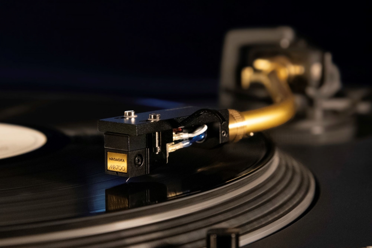 NAGAOKA 音楽愛好家を魅了するMPカートリッジ最高級モデル「MP-700