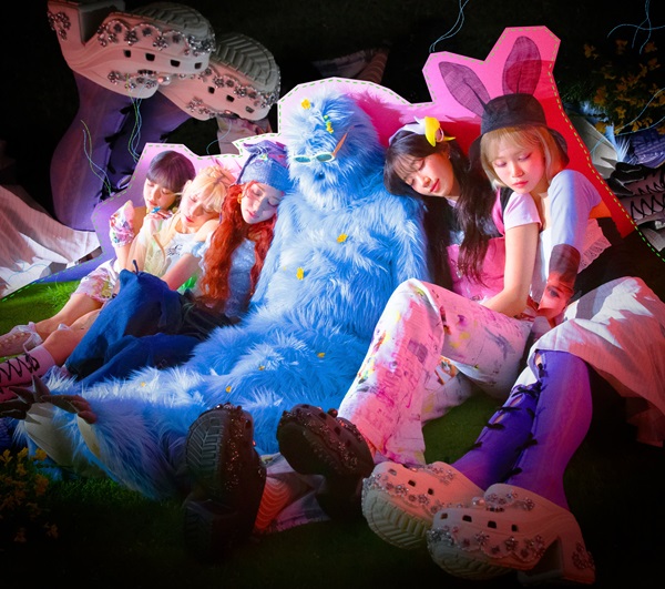 LE SSERAFIM 日本サードシングル『CRAZY』12月11日発売！ - TOWER