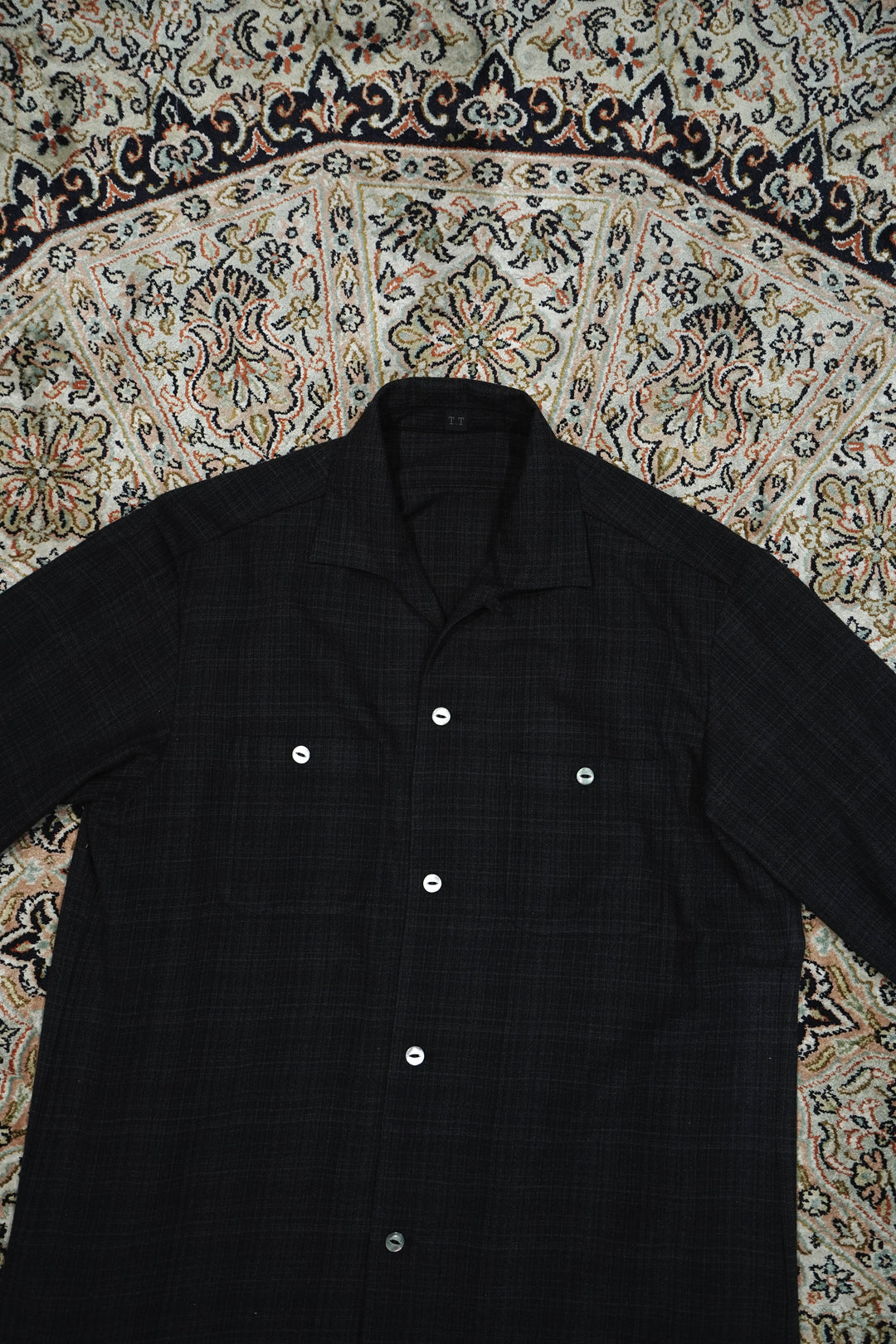 Taiga Takahashi(タイガタカハシ)のSIR GUY SHIRT (BLACK)(シャツ)の