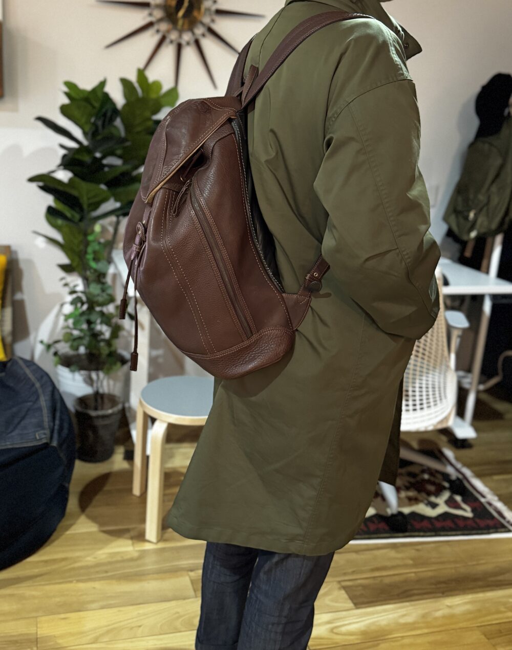 土屋鞄 トーンオイルヌメ ソフトミディアムバックパックは大人が使える