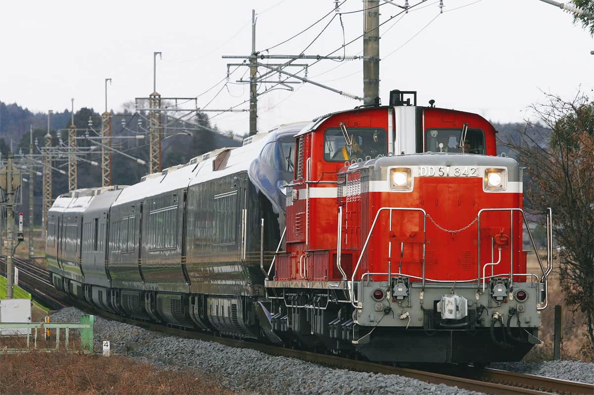 DD51 842がE655系をけん引｜鉄道ニュース｜2007年12月21日掲載｜鉄道