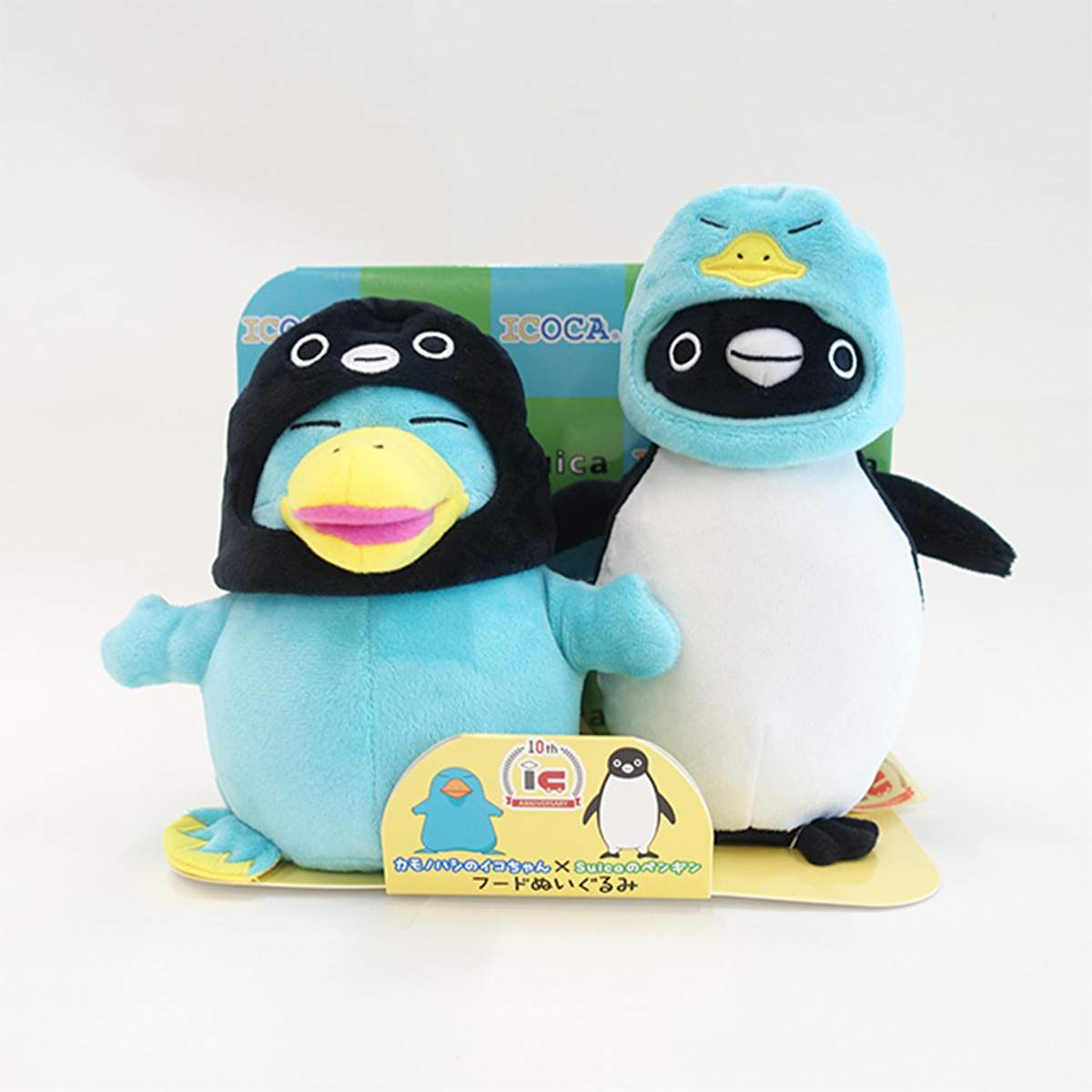 ICOCAのイコちゃん×Suicaのペンギンコラボぬいぐるみ」2種類を発売