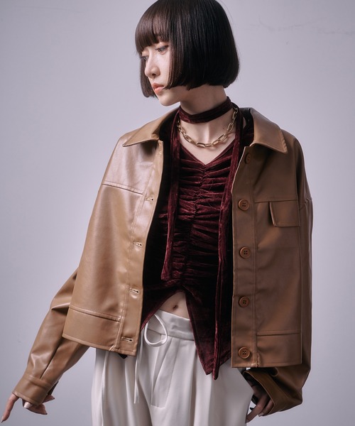 シーズンムードを高める。ヴィンテージ風 ショートフェイクレザー