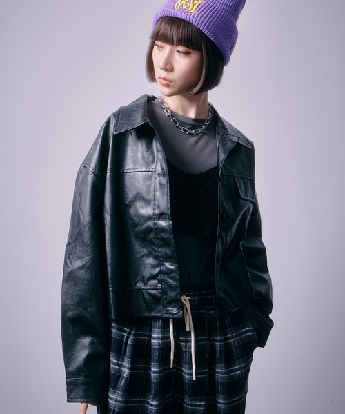 シーズンムードを高める。ヴィンテージ風 ショートフェイクレザー