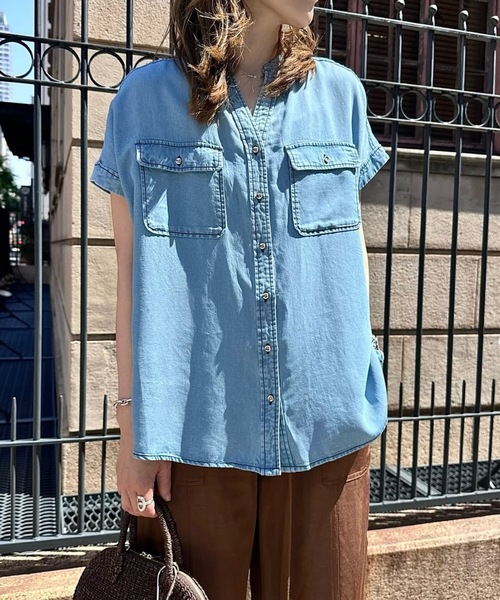 GOLD釦キーネックデニムシャツ Emma Taylor│STYLEDOOR スタイルドア