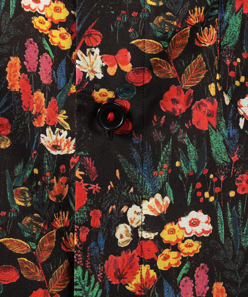 caban（キャバン）の「CABaN コットン フラワープリントハーフスリーブ