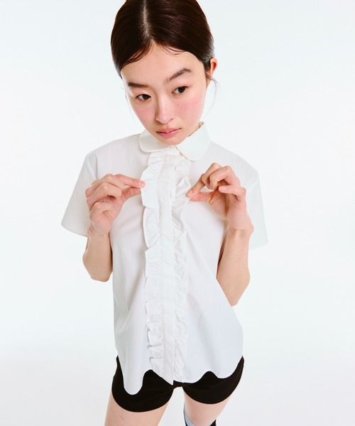 FEKETE（フェケテ）の「ROUND COLLAR FRILL SHIRT / ラウンドカラー