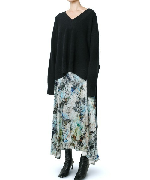 LE CIEL BLEU（ルシェルブルー）の「ウールカシミヤVネックニット