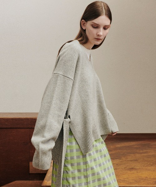 LE CIEL BLEU（ルシェルブルー）の「ウールカシミヤVネックニット