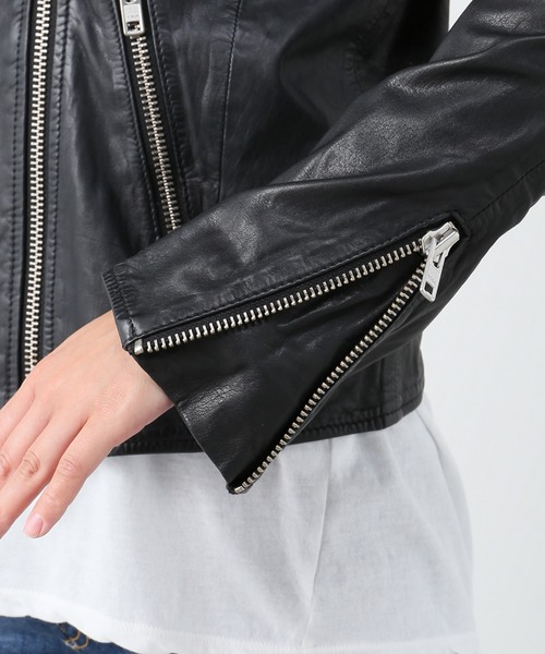 Deuxieme Classe（ドゥーズィエムクラス）の「SWORD LEATHER