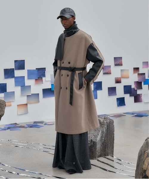 HARE（ハレ）の「ウーリーテックフェイクレザーキリカエトレンチ(HARE