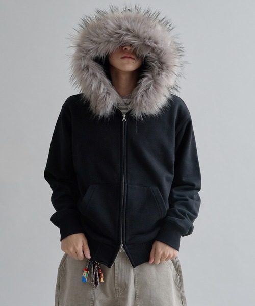 EPNK（イーピーエヌケー）の「Adjustable Faux Fur Hoodie