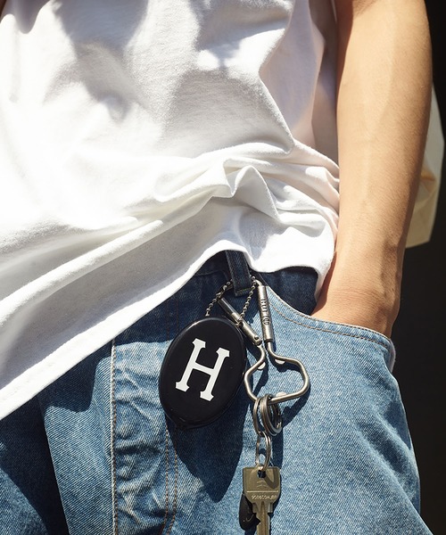 HUF（ハフ）の「BOTTLE OPENER CARABINER / HUF カラビナ キーホルダー