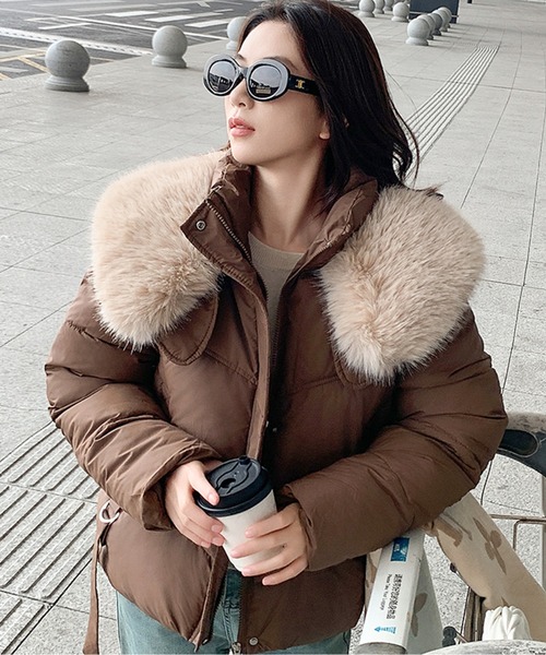 AMAJI（アマジ）の「フェイクファー付きダウンジャケット（ダウン