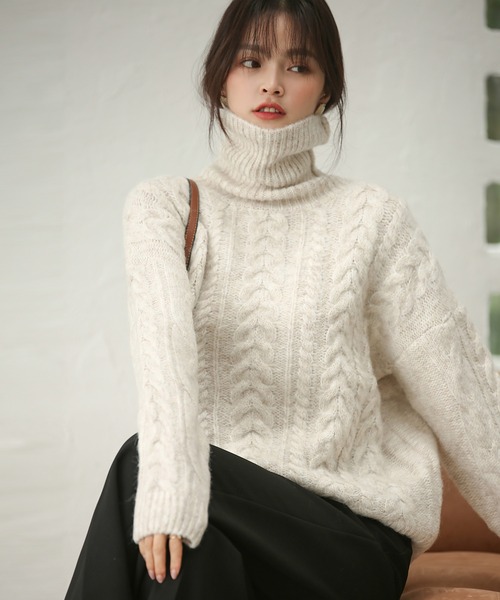 ケーブル編みタートルネックニットプルオーバー（ニット/セーター