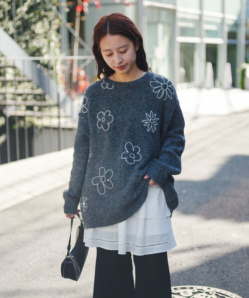 Kastane（カスタネ）の「SIXSENCE フラワー刺繍ニット（ニット