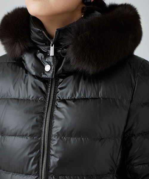 NANO universe（ナノユニバース）の「西川ダウン/FOXファーシャイニー