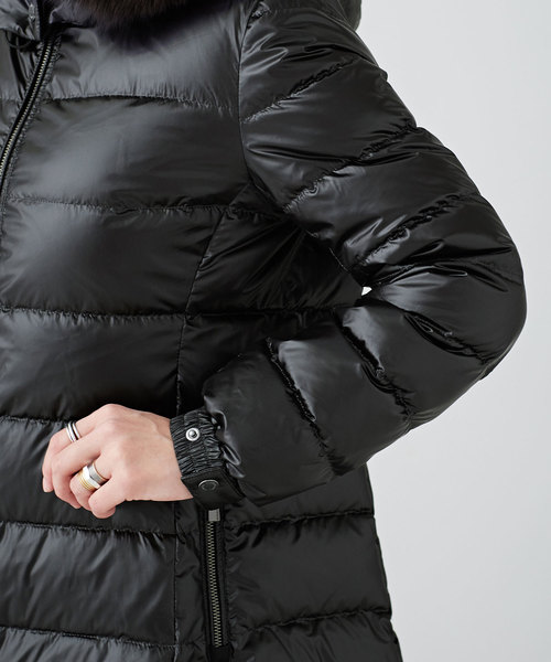 NANO universe（ナノユニバース）の「西川ダウン/FOXファーシャイニー