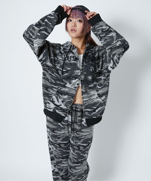 セール】《インパクト柄×スタッズ》レディース 裏毛 スウェット