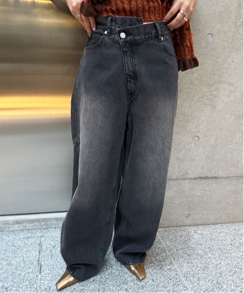 Ameri（アメリ）の「OVER WAIST SWITCHING DENIM（デニムパンツ）」 - WEAR