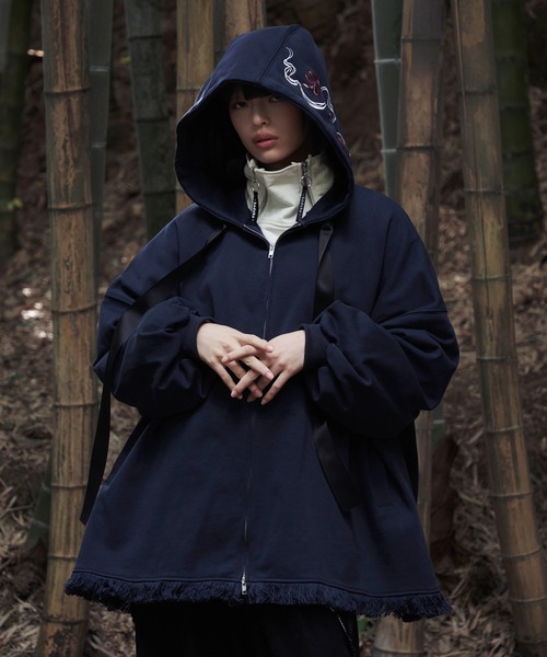 彼岸花刺繍ビックフーディ（パーカー）｜狐独（コドク）のファッション