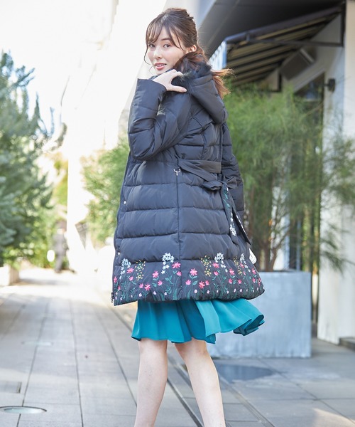 CLE des ZONES（クレ デ ゾーン）の「花柄刺繍ダウンコート（ダウン