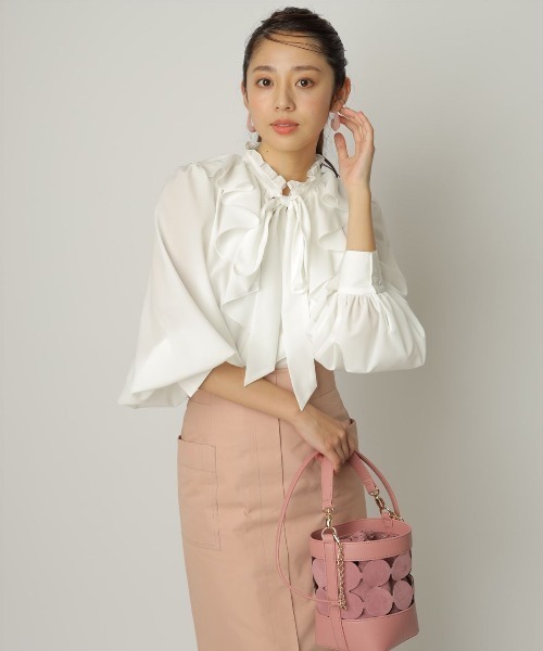 JUSGLITTY（ジャスグリッティー）の「フリルボウタイブラウス（シャツ